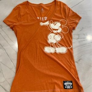 Disney Women’s V-Neck Mickey short sleeve Walt Disney World T-shirt Sz S